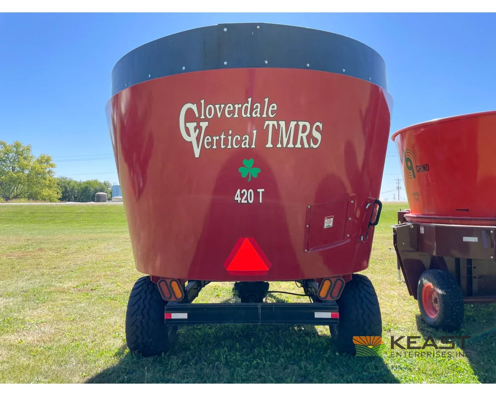 Cloverdale 420T Feed Wagon - 498 Cu Ft Capacity WeighTronix Scale Feed Wagons