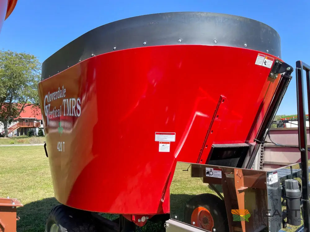Cloverdale 420T Feed Wagon - 498 Cu Ft Capacity WeighTronix Scale Feed Wagons