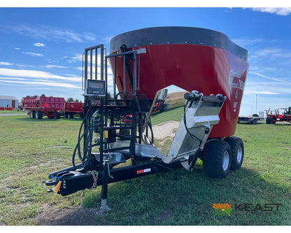 Cloverdale 500T Feed Wagon - 560 Cu Ft Capacity WeighTronix Scale Feed Wagons