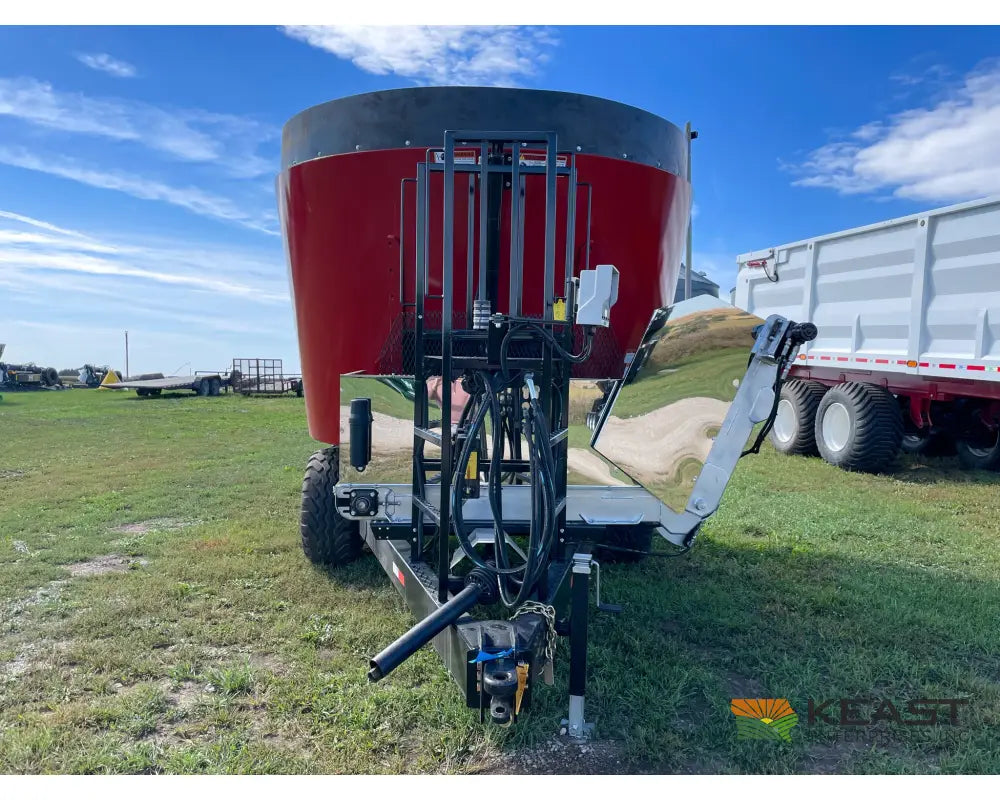 Cloverdale 500T Feed Wagon - 560 Cu Ft Capacity WeighTronix Scale Feed Wagons