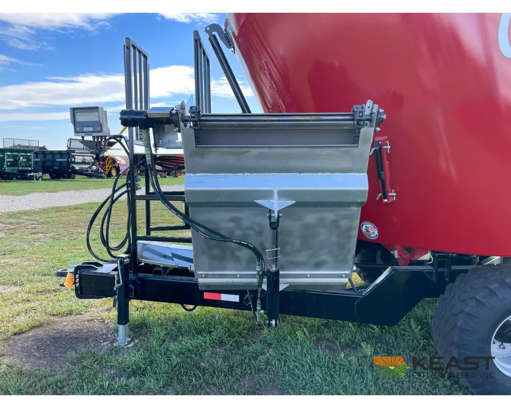 Cloverdale 500T Feed Wagon - 560 Cu Ft Capacity WeighTronix Scale Feed Wagons