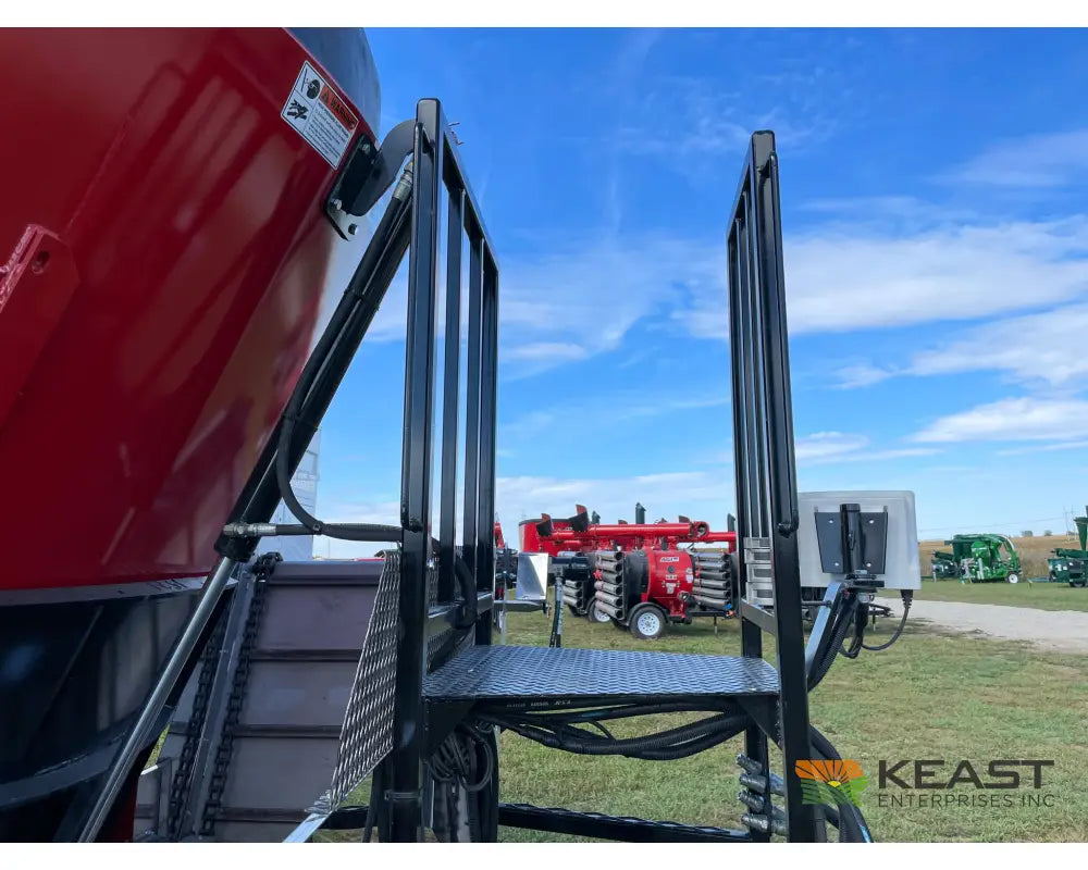 Cloverdale 500T Feed Wagon - 560 Cu Ft Capacity WeighTronix Scale Feed Wagons