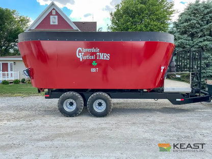 Cloverdale 650T Feed Wagon 830 Cu Ft Capacity WeighTronix Scale Feed Wagons