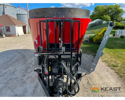 Cloverdale 650T Feed Wagon 830 Cu Ft Capacity WeighTronix Scale Feed Wagons