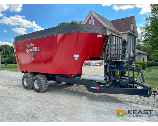 Cloverdale 650T Feed Wagon 830 Cu Ft Capacity WeighTronix Scale Feed Wagons