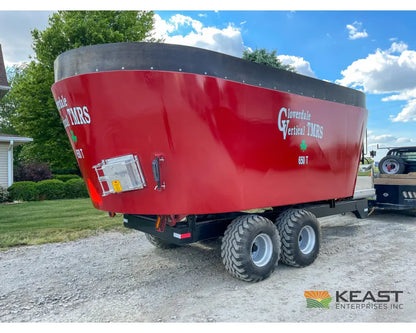 Cloverdale 650T Feed Wagon 830 Cu Ft Capacity WeighTronix Scale Feed Wagons