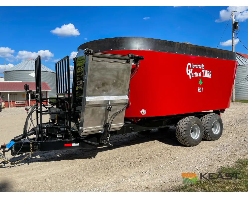 Cloverdale 650T Feed Wagon 830 Cu Ft Capacity WeighTronix Scale Feed Wagons