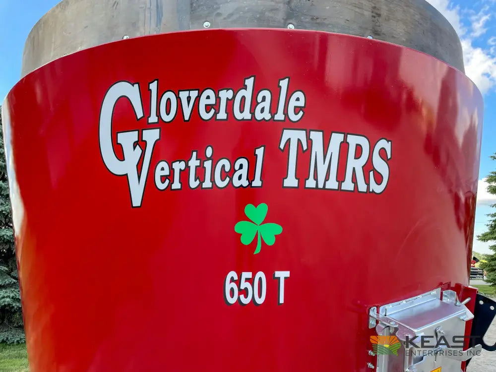 Cloverdale 650T Feed Wagon 830 Cu Ft Capacity WeighTronix Scale Feed Wagons