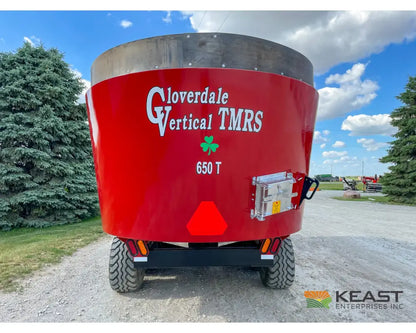 Cloverdale 650T Feed Wagon 830 Cu Ft Capacity WeighTronix Scale Feed Wagons