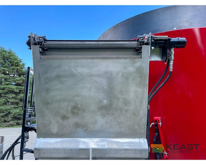 Cloverdale 650T Feed Wagon 830 Cu Ft Capacity WeighTronix Scale Feed Wagons