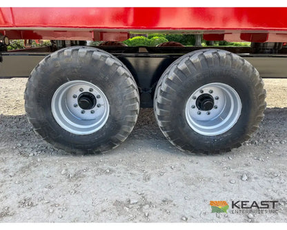 Cloverdale 650T Feed Wagon 830 Cu Ft Capacity WeighTronix Scale Feed Wagons
