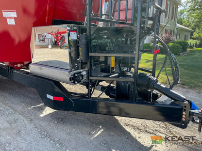 Cloverdale 650T Feed Wagon 830 Cu Ft Capacity WeighTronix Scale Feed Wagons