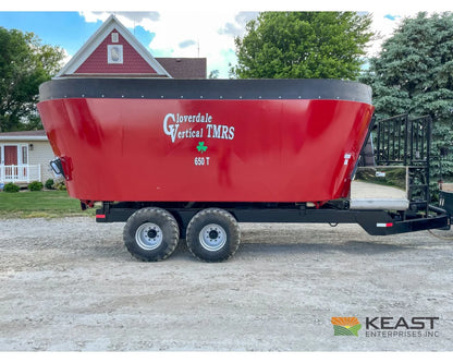 Cloverdale 650T Feed Wagon 830 Cu Ft Capacity WeighTronix Scale Feed Wagons