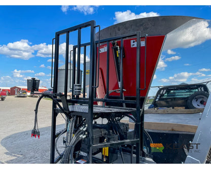 Cloverdale 650T Feed Wagon 830 Cu Ft Capacity WeighTronix Scale Feed Wagons