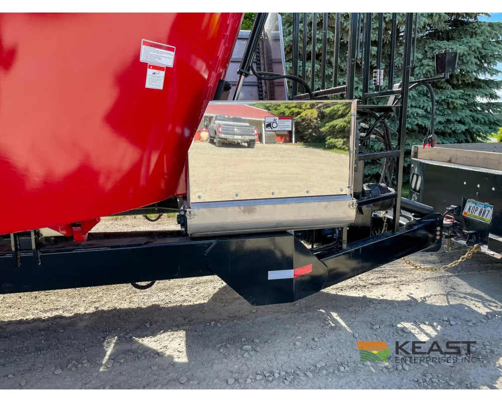 Cloverdale 650T Feed Wagon 830 Cu Ft Capacity WeighTronix Scale Feed Wagons