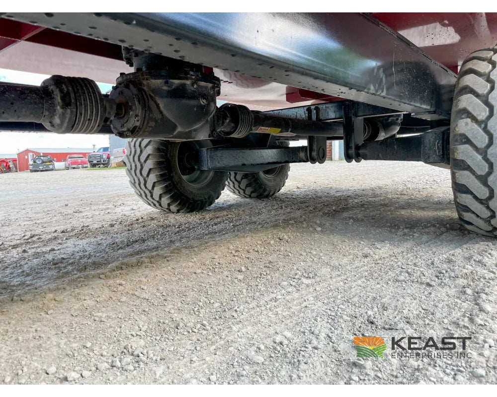 Cloverdale 650T Feed Wagon 830 Cu Ft Capacity WeighTronix Scale Feed Wagons