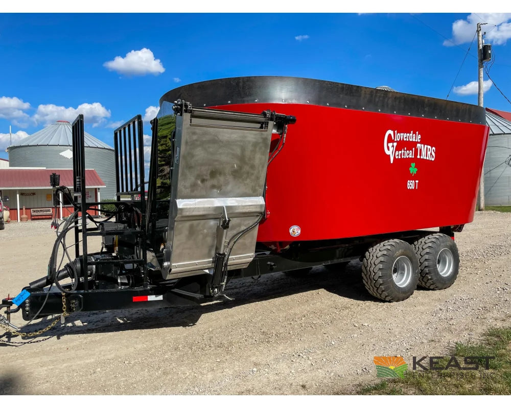 Cloverdale 650T Feed Wagon 830 Cu Ft Capacity WeighTronix Scale Feed Wagons
