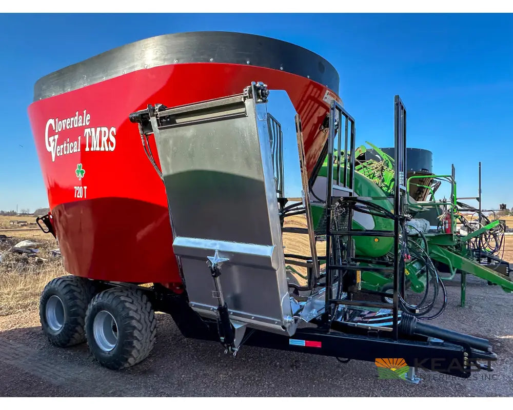 Cloverdale 720T Feed Wagon 720 cu ft Single Auger 640XL Scale Feed Wagons
