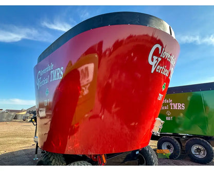 Cloverdale 720T Feed Wagon 720 cu ft Single Auger 640XL Scale Feed Wagons