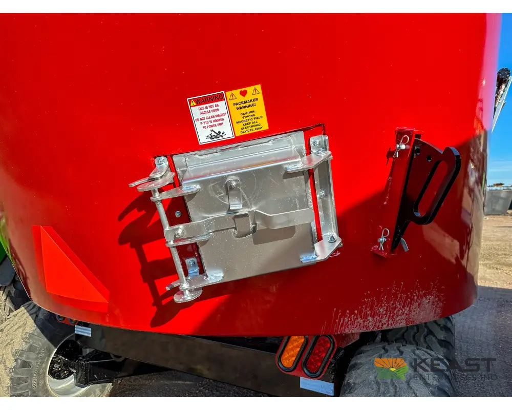 Cloverdale 720T Feed Wagon 720 cu ft Single Auger 640XL Scale Feed Wagons