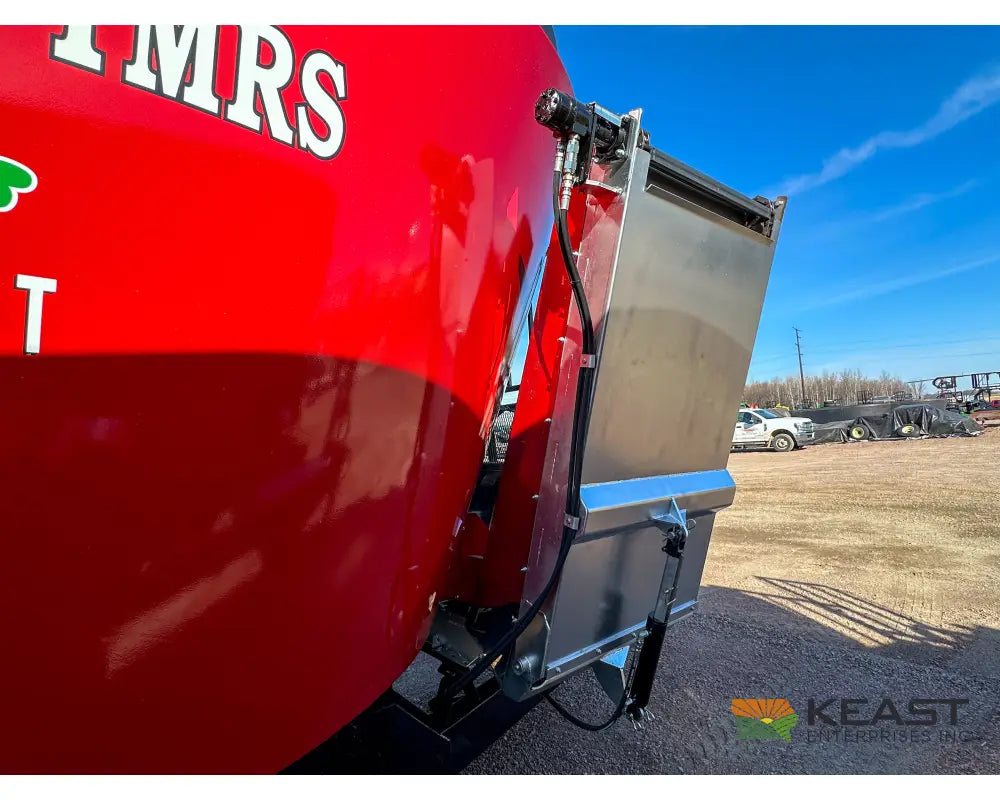 Cloverdale 720T Feed Wagon 720 cu ft Single Auger 640XL Scale Feed Wagons