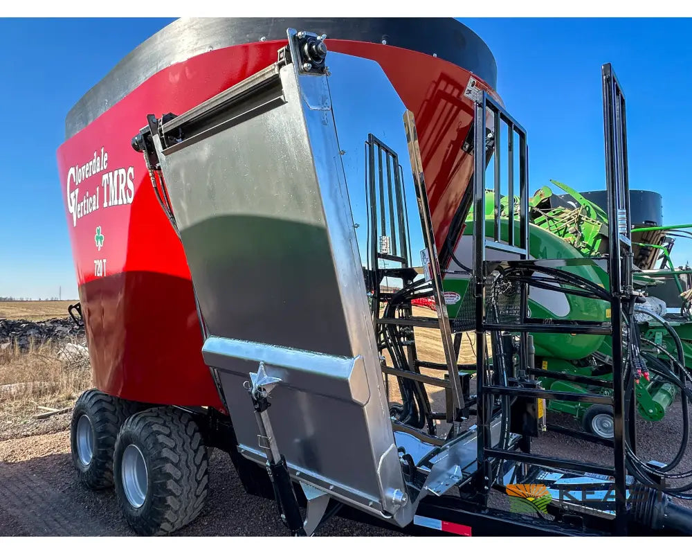 Cloverdale 720T Feed Wagon 720 cu ft Single Auger 640XL Scale Feed Wagons
