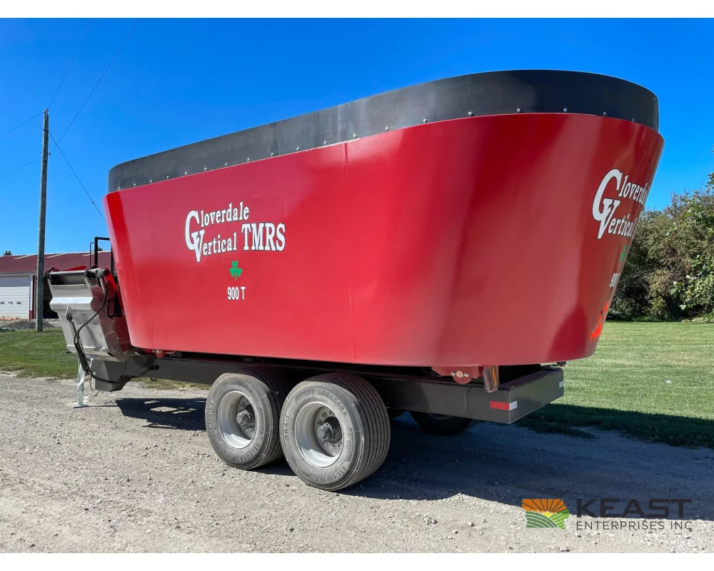 Cloverdale 900T Feed Wagon 900 cu ft Twin Auger 640XL Scale Feed Wagons