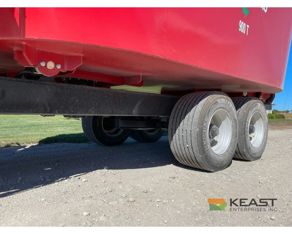 Cloverdale 900T Feed Wagon 900 cu ft Twin Auger 640XL Scale Feed Wagons