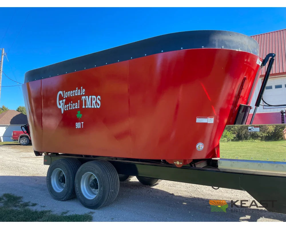 Cloverdale 900T Feed Wagon 900 cu ft Twin Auger 640XL Scale Feed Wagons