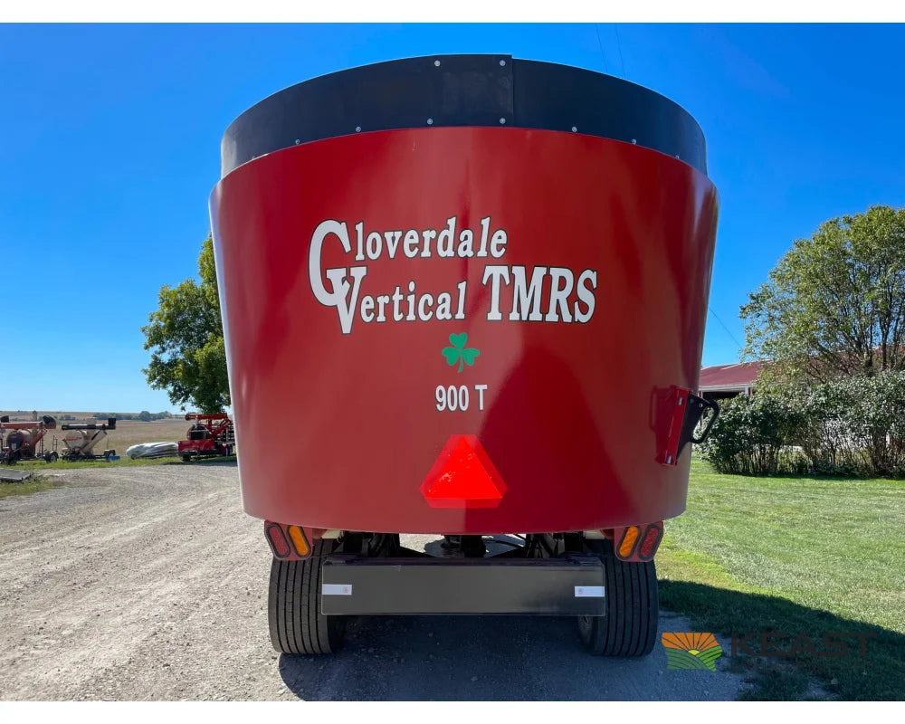Cloverdale 900T Feed Wagon 900 cu ft Twin Auger 640XL Scale Feed Wagons