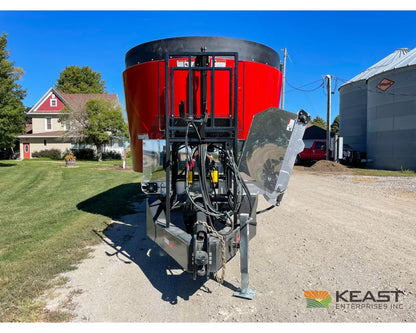 Cloverdale 900T Feed Wagon 900 cu ft Twin Auger 640XL Scale Feed Wagons