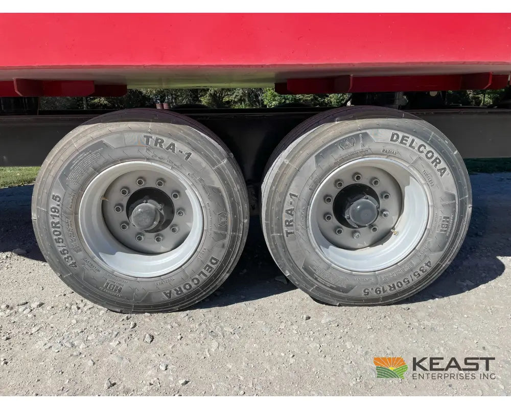Cloverdale 900T Feed Wagon 900 cu ft Twin Auger 640XL Scale Feed Wagons