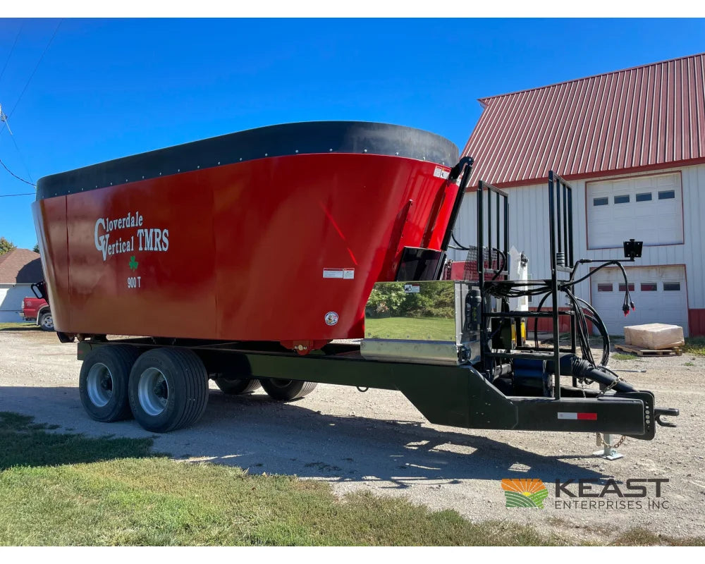 Cloverdale 900T Feed Wagon 900 cu ft Twin Auger 640XL Scale Feed Wagons