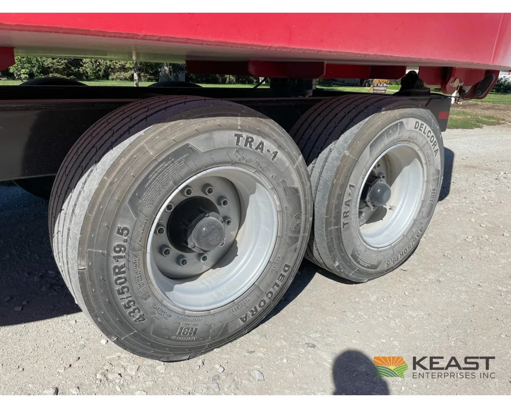 Cloverdale 900T Feed Wagon 900 cu ft Twin Auger 640XL Scale Feed Wagons