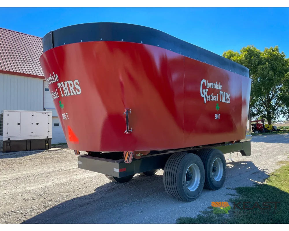 Cloverdale 900T Feed Wagon 900 cu ft Twin Auger 640XL Scale Feed Wagons