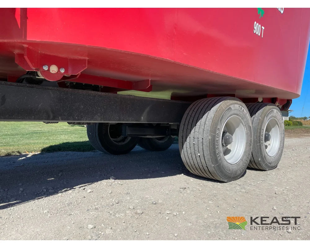 Cloverdale 900T Feed Wagon 900 cu ft Twin Auger 640XL Scale Feed Wagons