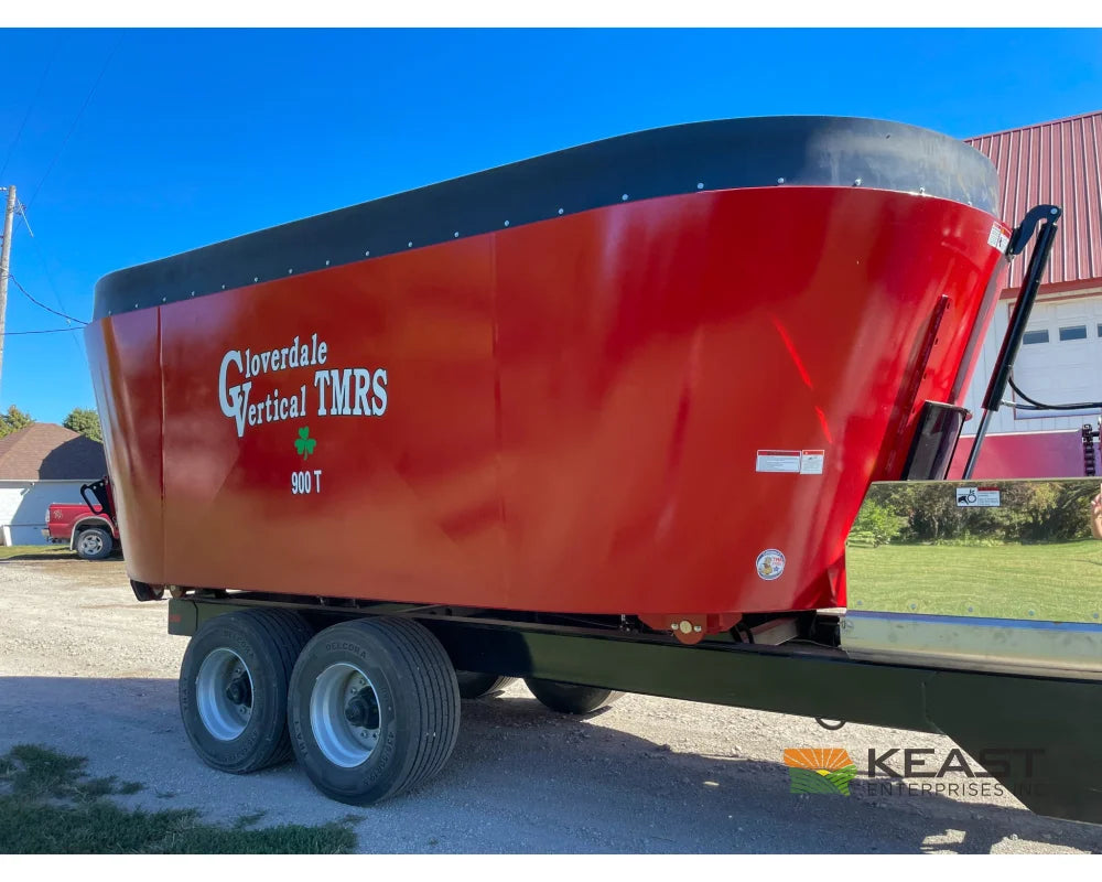 Cloverdale 900T Feed Wagon 900 cu ft Twin Auger 640XL Scale Feed Wagons