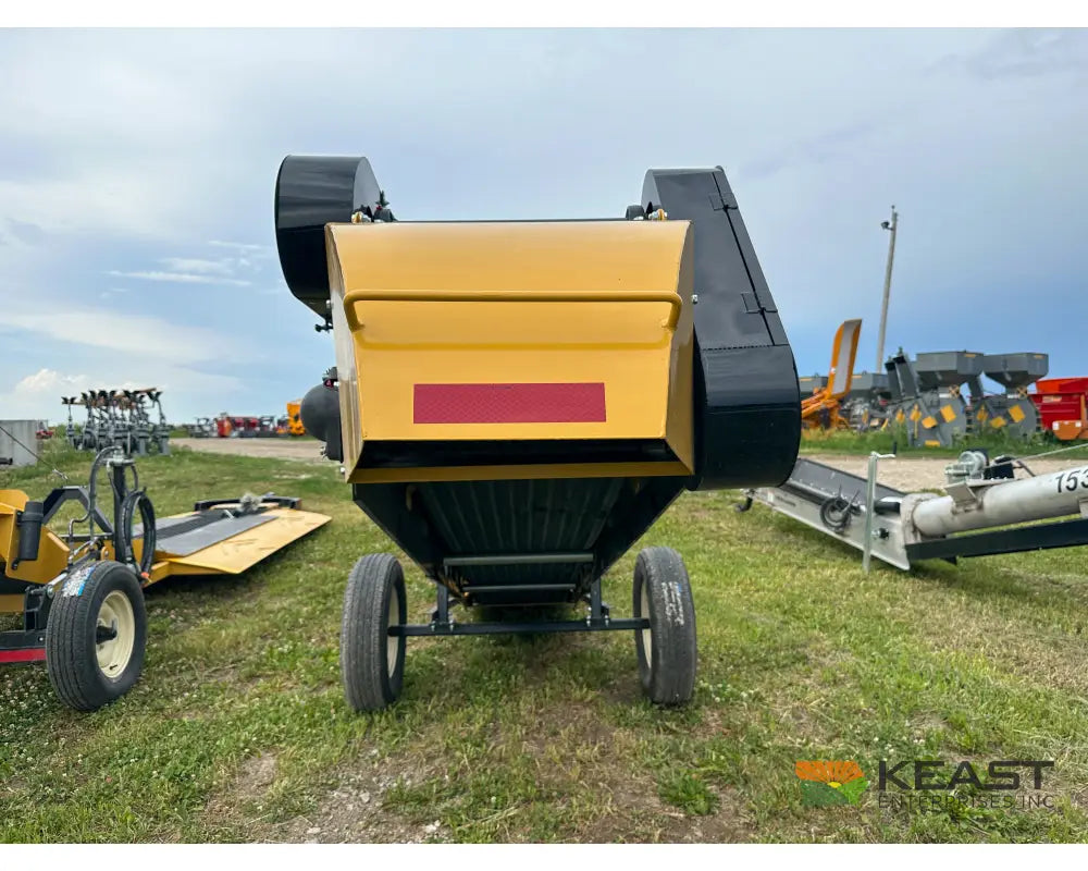 Convey-All 2218 Transfer Conveyor Railcar Hopper 10 HP Single-Phase 4 5/8’’ Clearance Conveyors