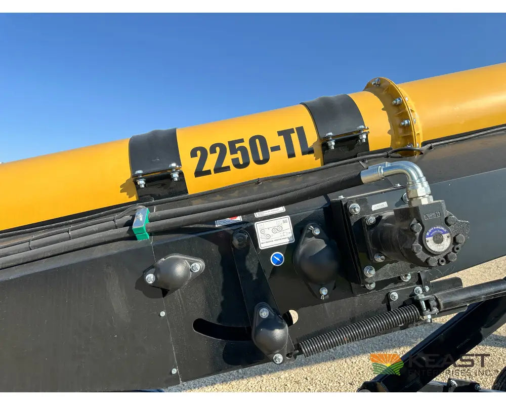 ConveyAll 2250 Railcar Unload Conveyor 4.5’’ Tall Hopper Self Propelled Up to 12,000 BPH Conveyors