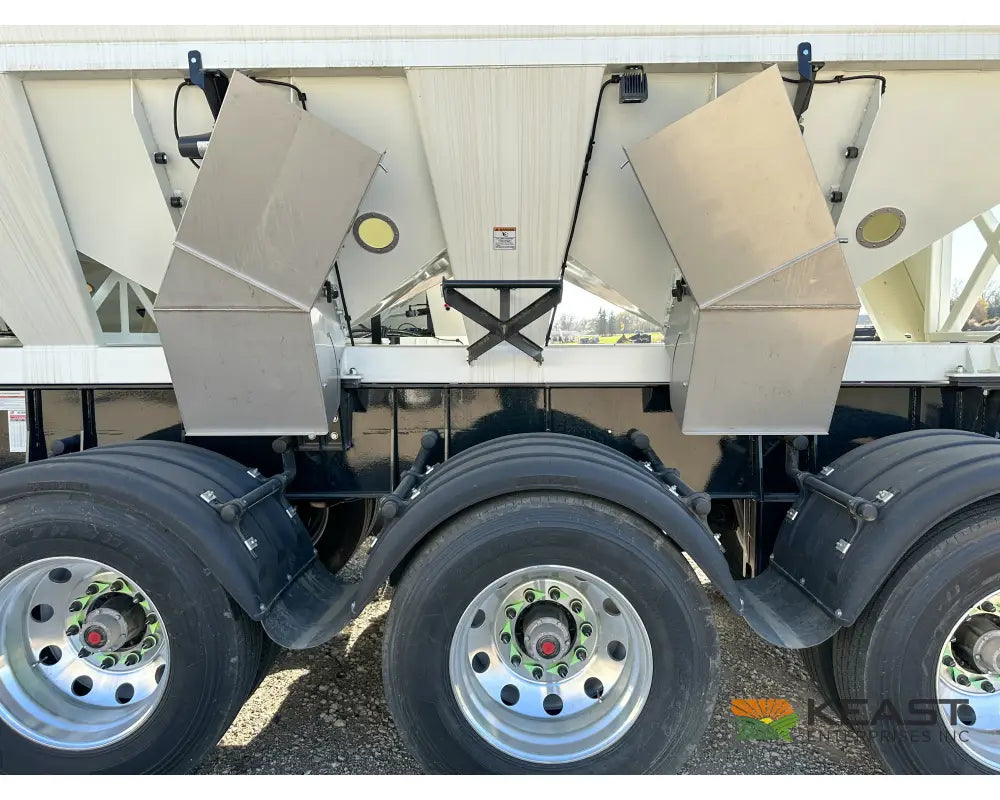 Convey-All CSC1545 Seed Tender Trailer 1,525 Cu Ft 6 Compartments Electric Gates Conveyors