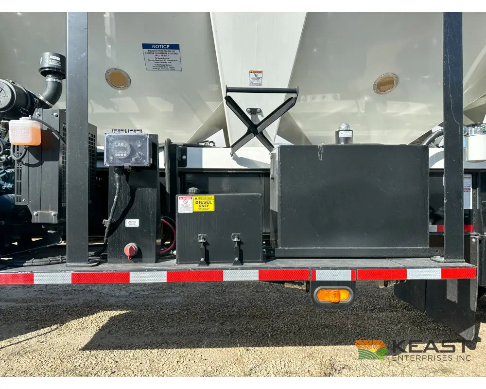 Convey-All CST1550 Seed Tender Trailer 1,550 cu ft 6 Compartments 50 HP Diesel Conveyors