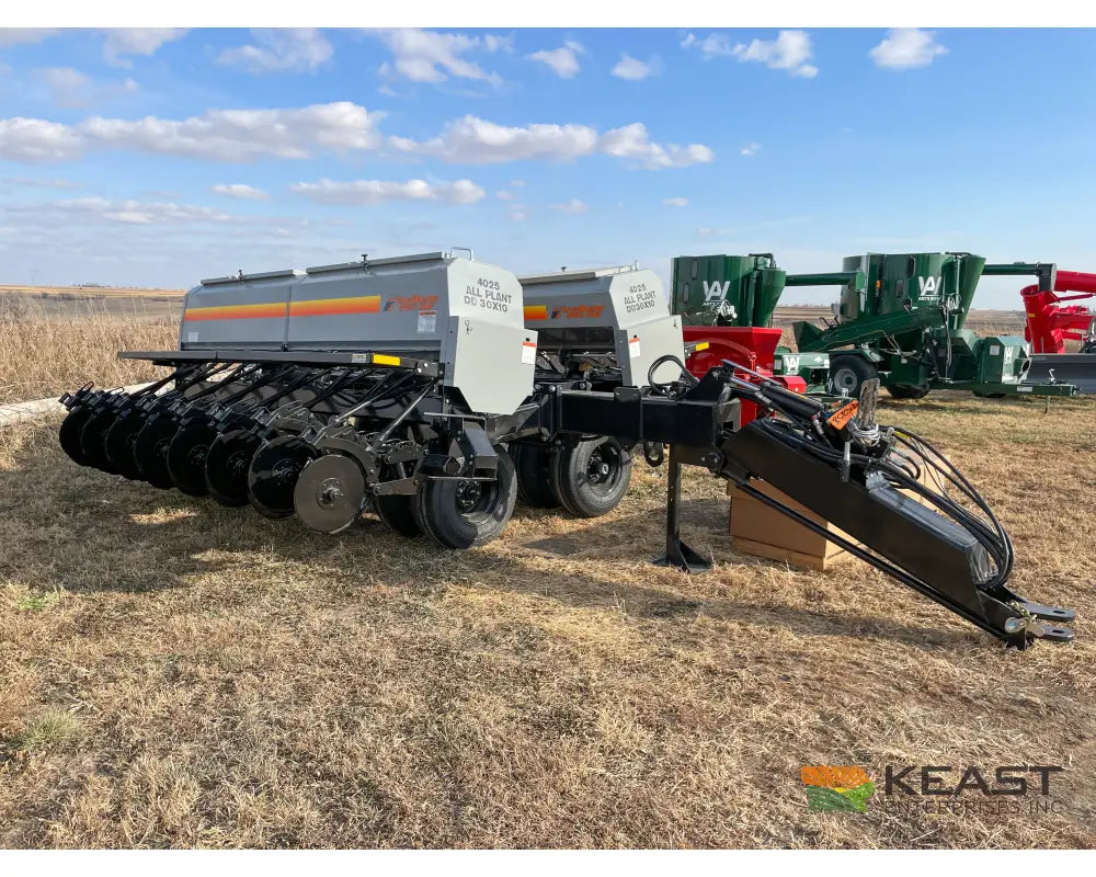 Crustbuster 4025 All Plant 25’ Drill 10’’ Spacing Mechanical Drive Drills and Seeders