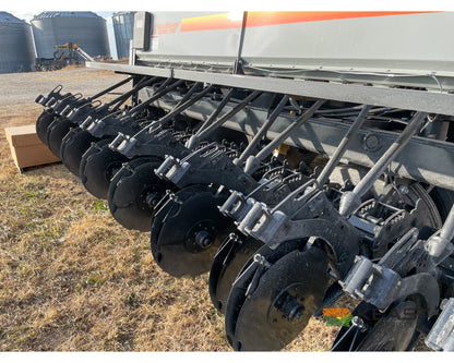Crustbuster 4025 All Plant 25’ Drill 10’’ Spacing Mechanical Drive Drills and Seeders