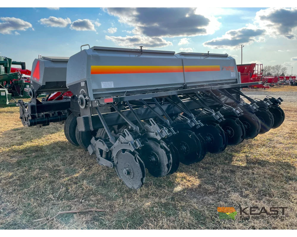 Crustbuster 4025 All Plant 25’ Drill 10’’ Spacing Mechanical Drive Drills and Seeders
