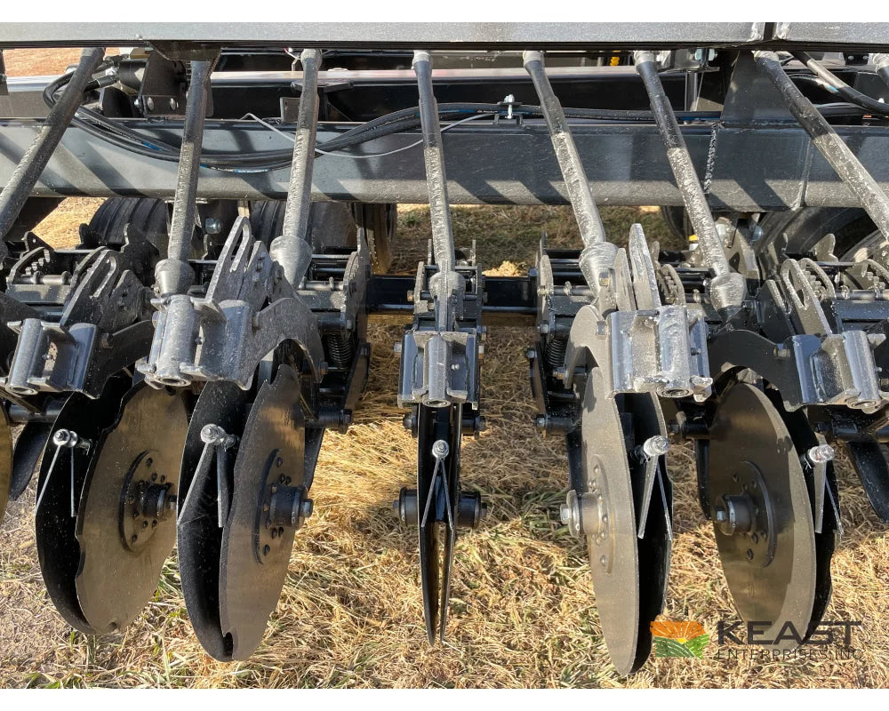 Crustbuster 4025 All Plant 25’ Drill 10’’ Spacing Mechanical Drive Drills and Seeders