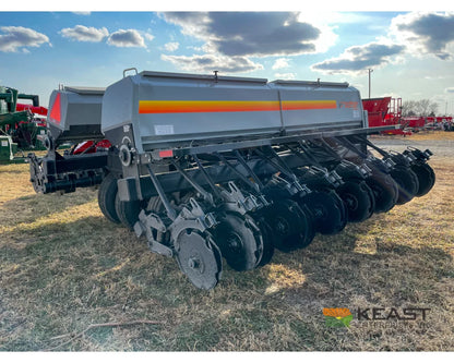 Crustbuster 4025 All Plant 25’ Drill 10’’ Spacing Mechanical Drive Drills and Seeders