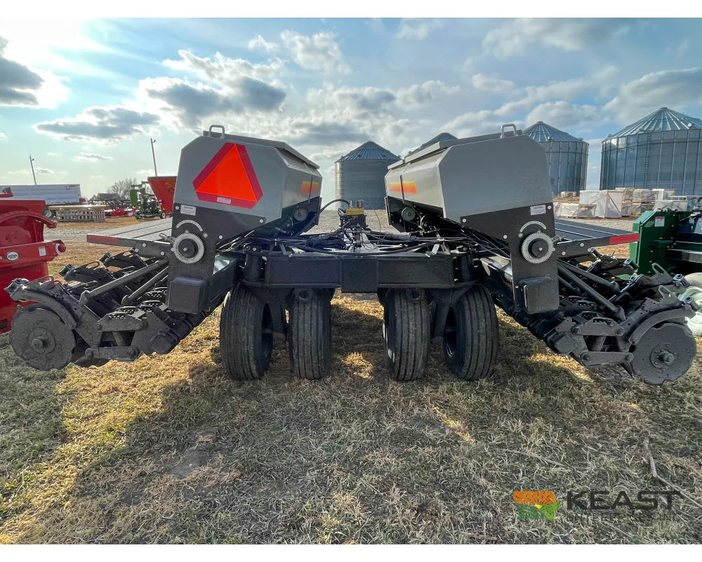 Crustbuster 4025 All Plant 25’ Drill 10’’ Spacing Mechanical Drive Drills and Seeders