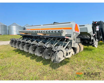 Crustbuster 4030 All Plant 30’ Drill 10’’ Spacing Mechanical Drive Drills and Seeders