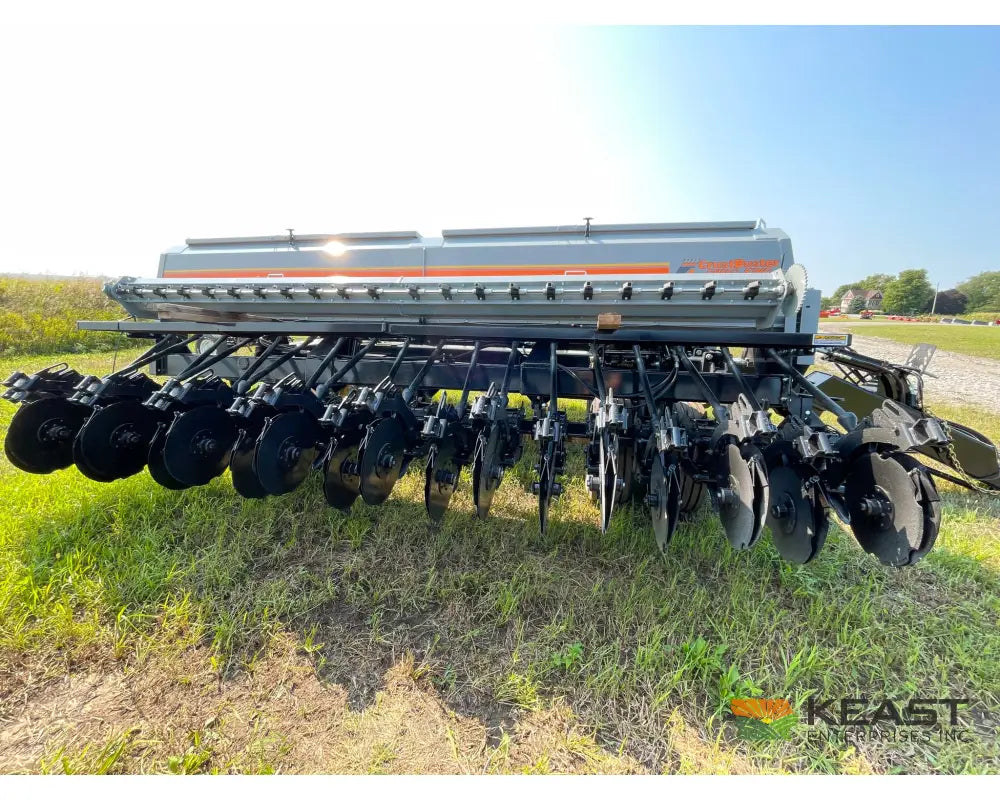 Crustbuster 4030 All Plant 30’ Drill 10’’ Spacing Mechanical Drive Drills and Seeders