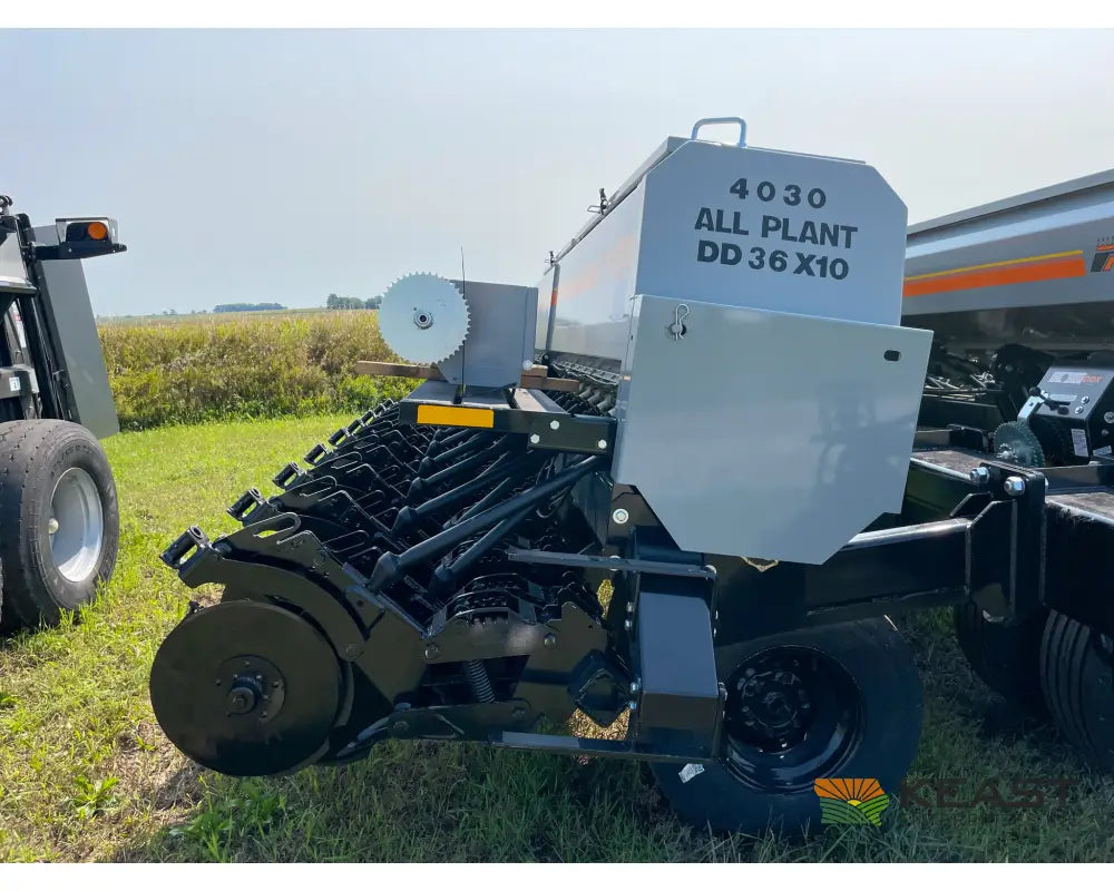 Crustbuster 4030 All Plant 30’ Drill 10’’ Spacing Mechanical Drive Drills and Seeders